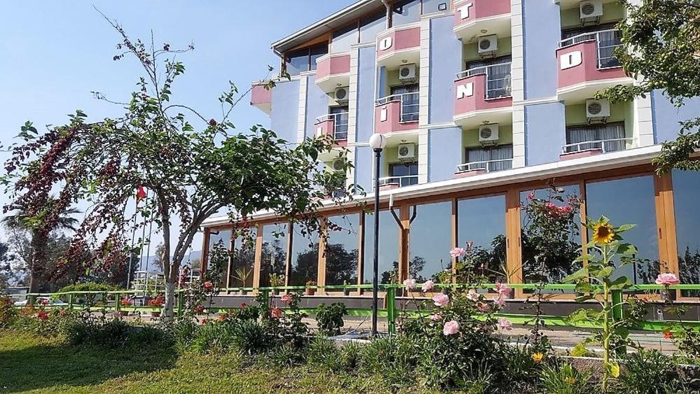 Linda Butik Otel Guemuelduer Izmir Bagian luar foto